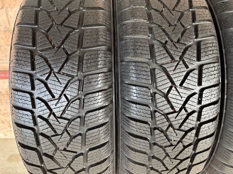 Комплект зимових шин 165/65R14 Uniroyal