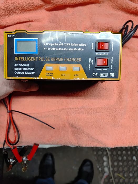 Prostownik nowy 12i24 volt