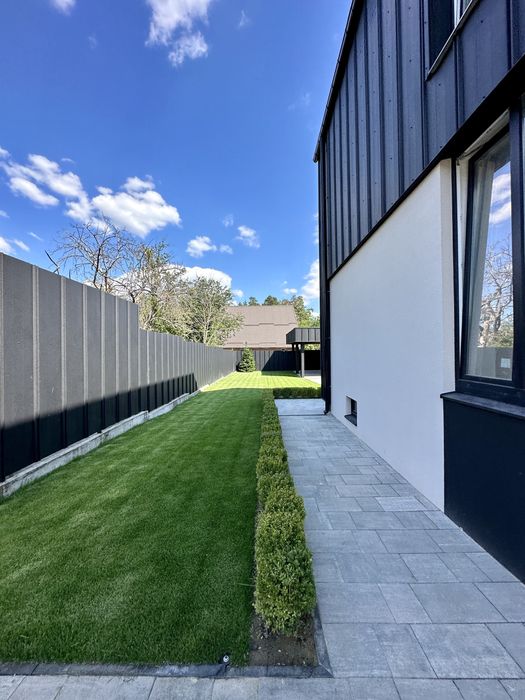 Продаж будинку з чистовим оздобленням та підвалом в Ірпені