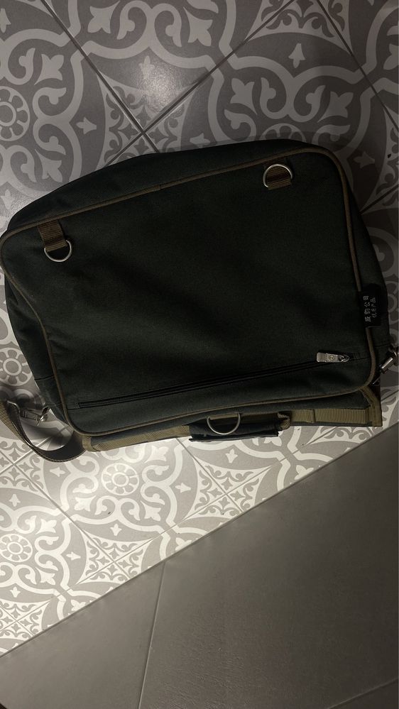 Портфель сумка для ноутбука