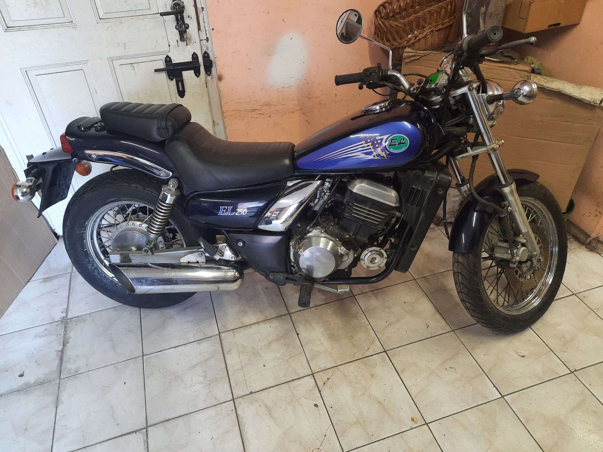 Kawasaki EL 250 części eliminator owiewka osłona boczek bak koło lampa