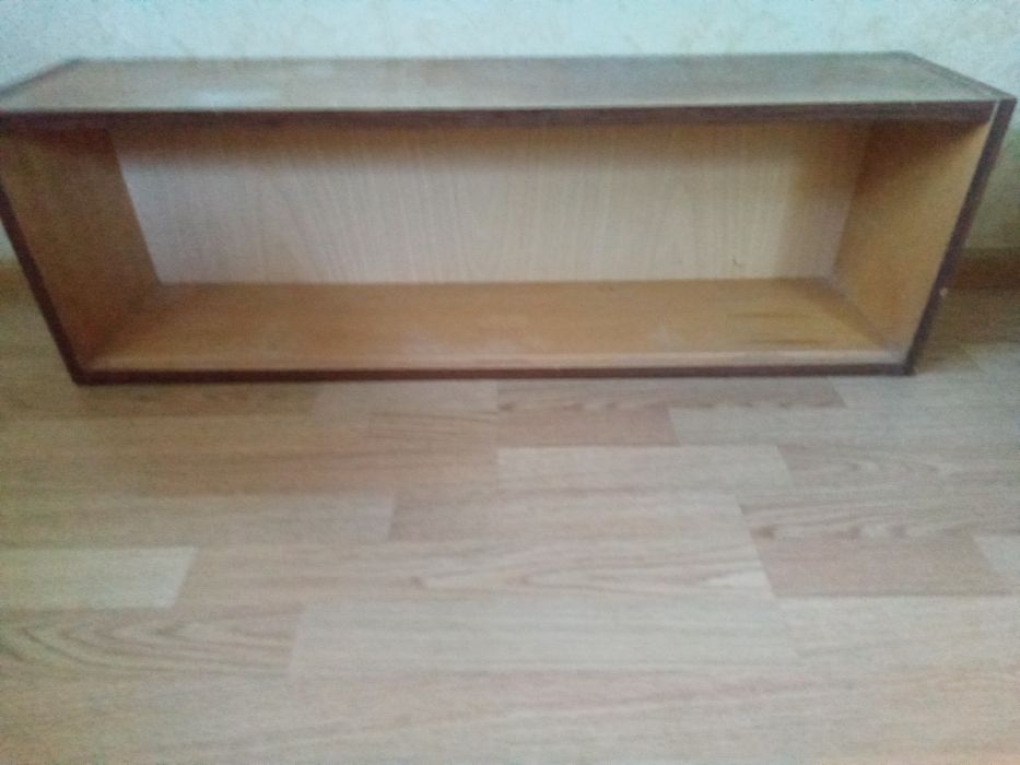 Продам советские 2стола и книжную полку