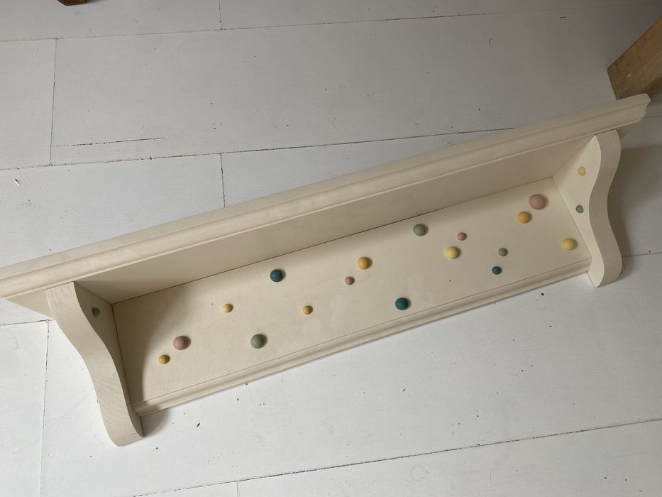 półka dla dzieci w kropki wypukłe pełne drewno sosnowe