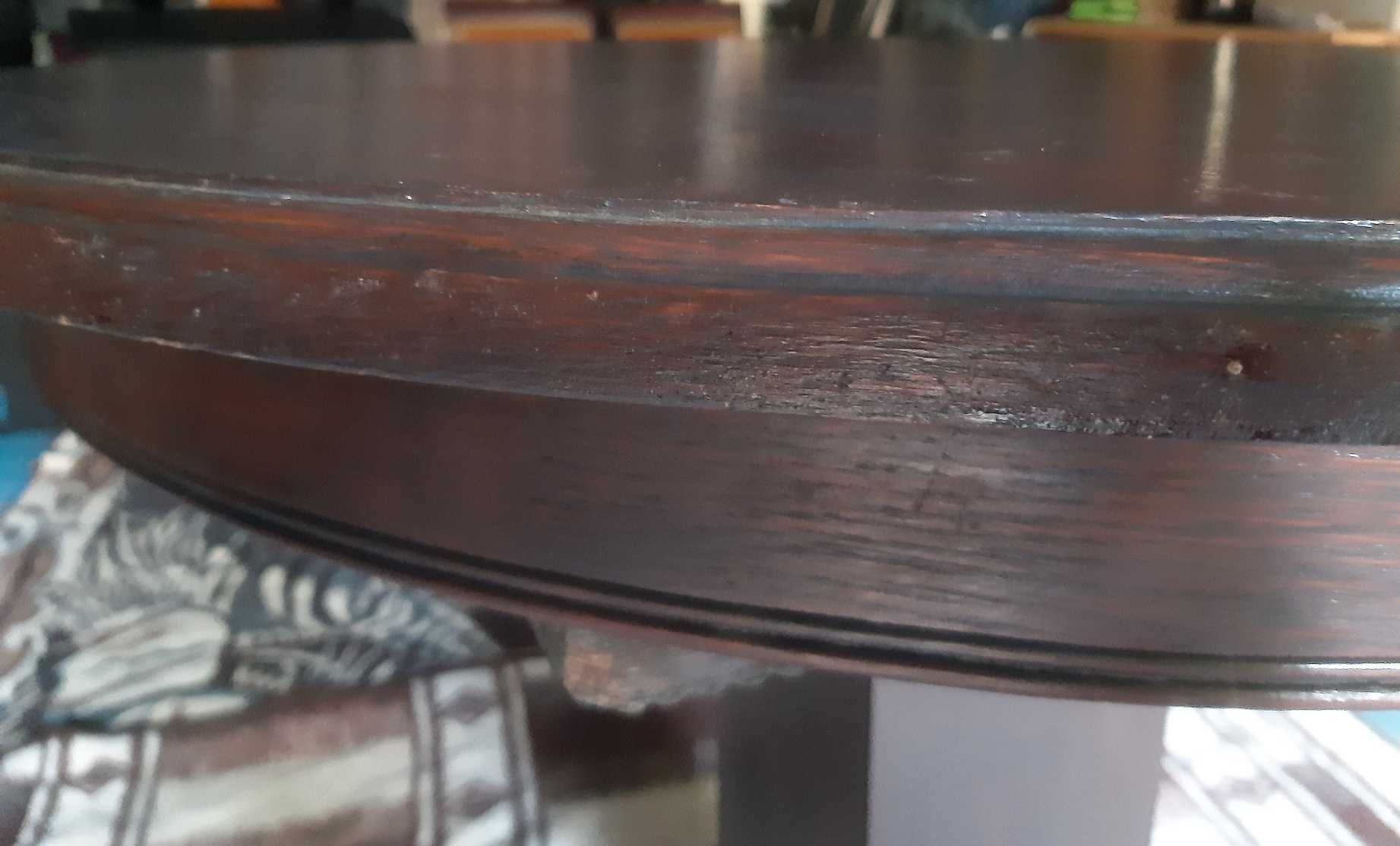 Okrągły stary stół drewniany