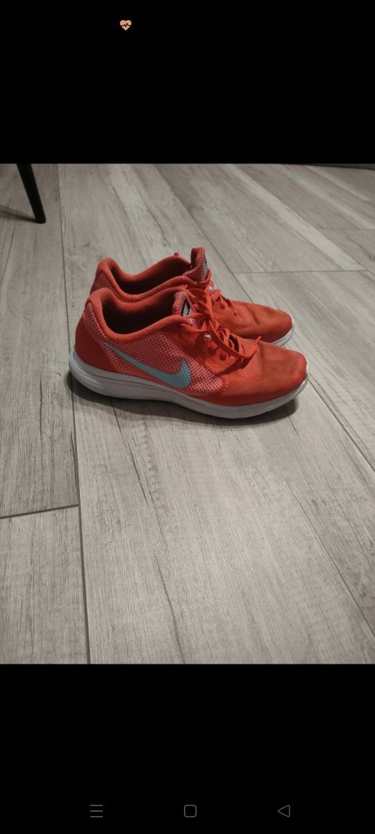 Buty sportowe marki nike