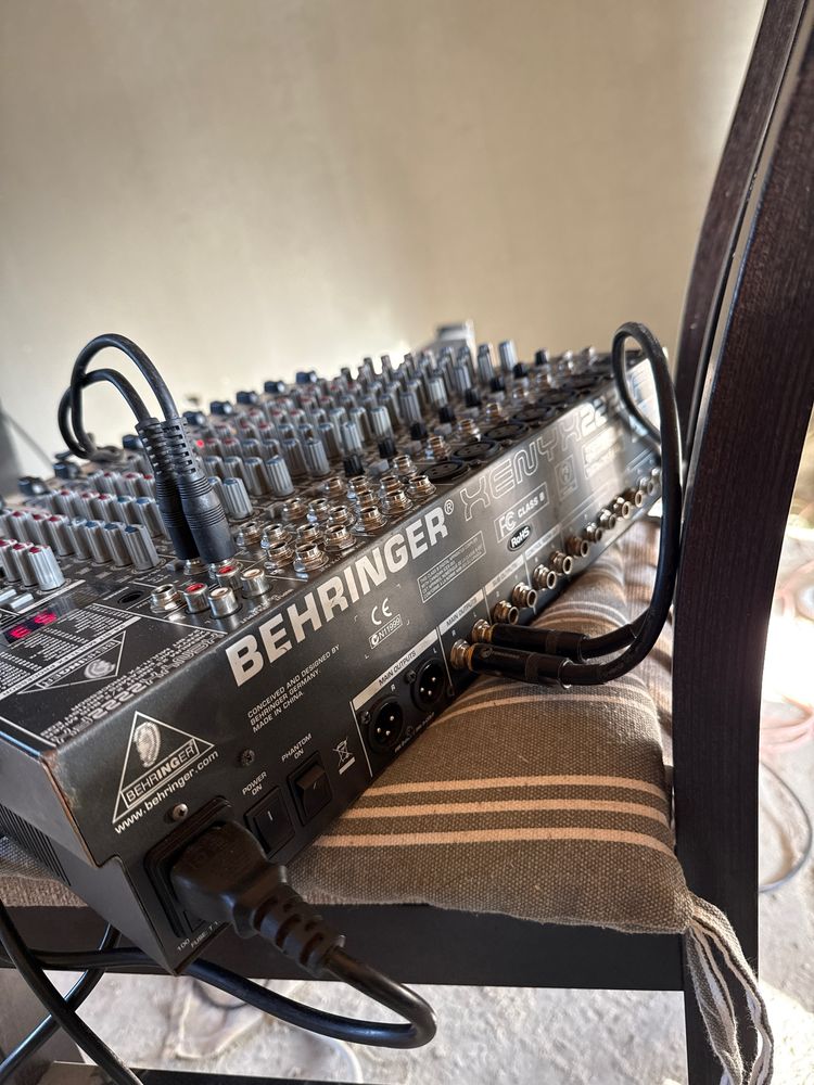 Мікшерний пульт behringer xenyx 2222fx