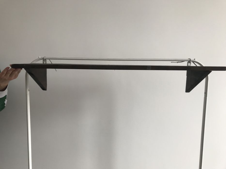 Drewniana półka rustykalna szczotkowana