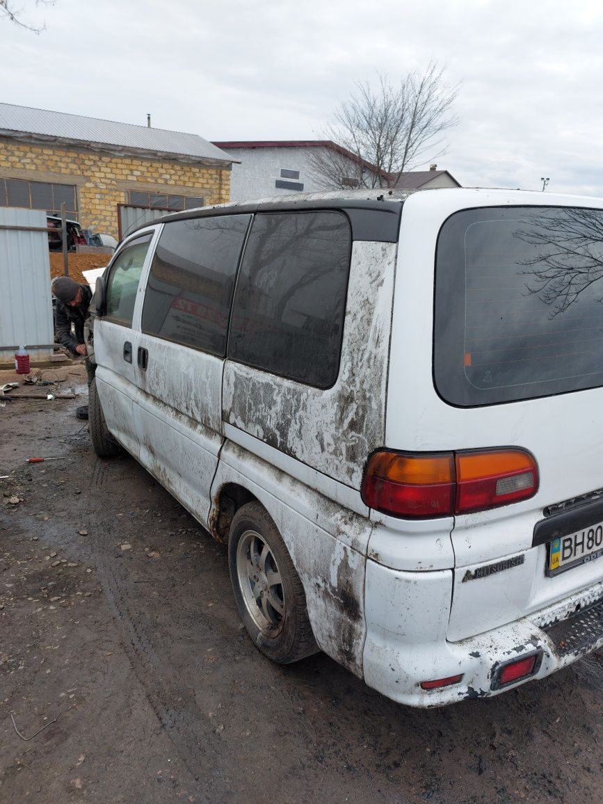 Mitsubishi L 400 мотор 2.5