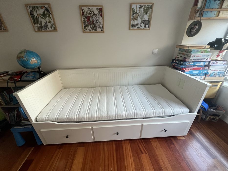 Cama Ikea Hemmes - gavetao + 3 gavetas