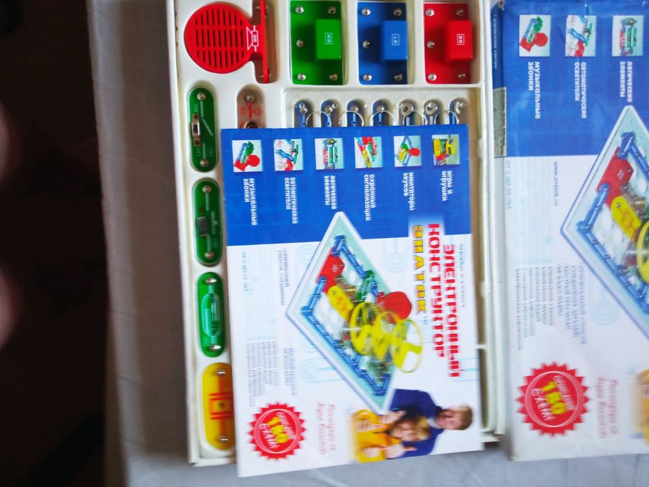 Електронний конструктор «Знаток» 180 схем в відмінному стані