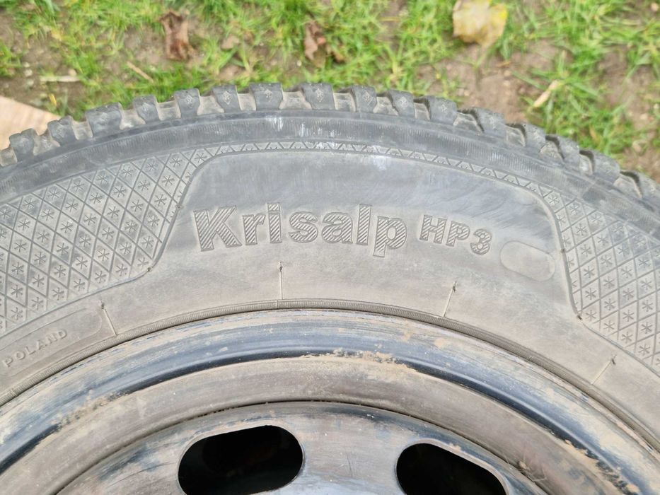 Opony zimowe na felgach stalowych 120zł sztuka