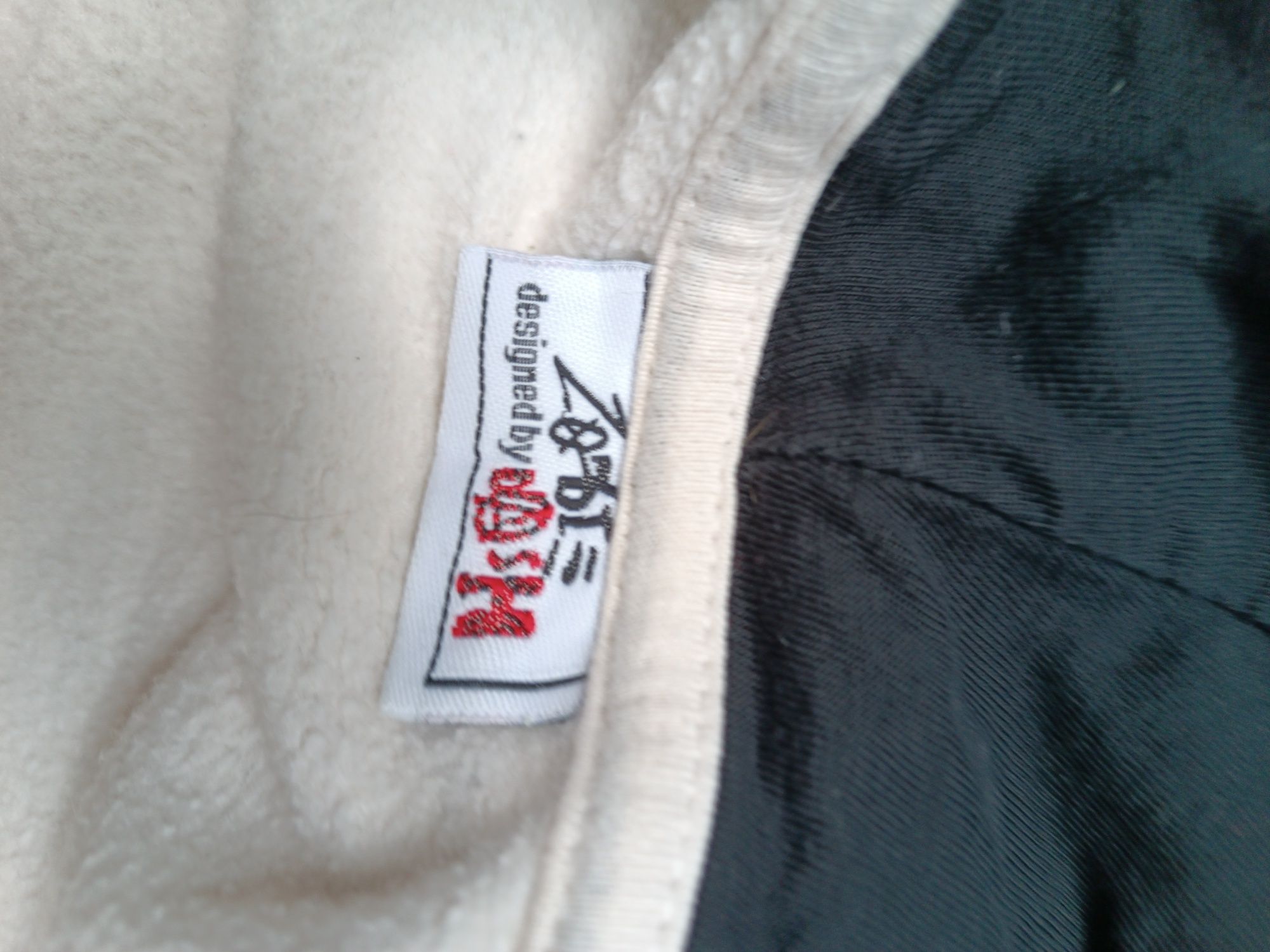 Ocieplana bluza.