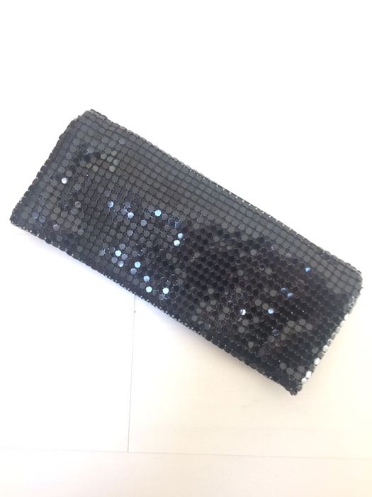 Clutch Preta de Lantejolas