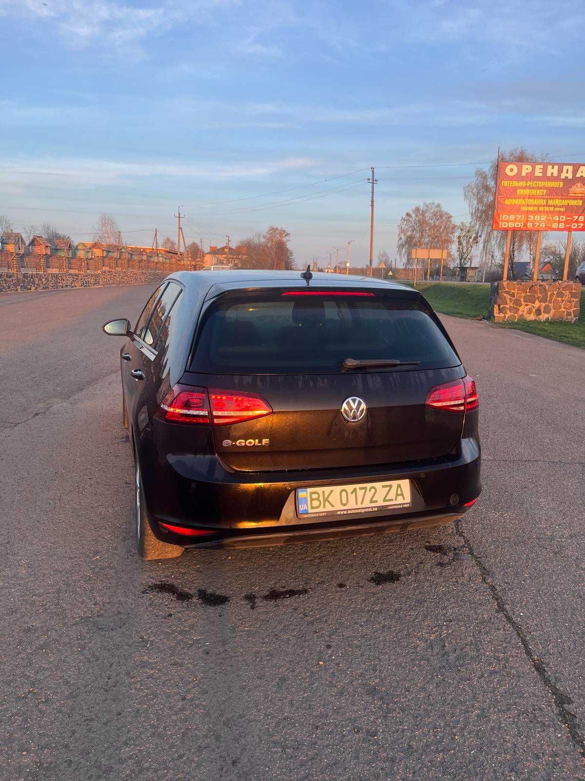 Volkswagen e-Golf 2015