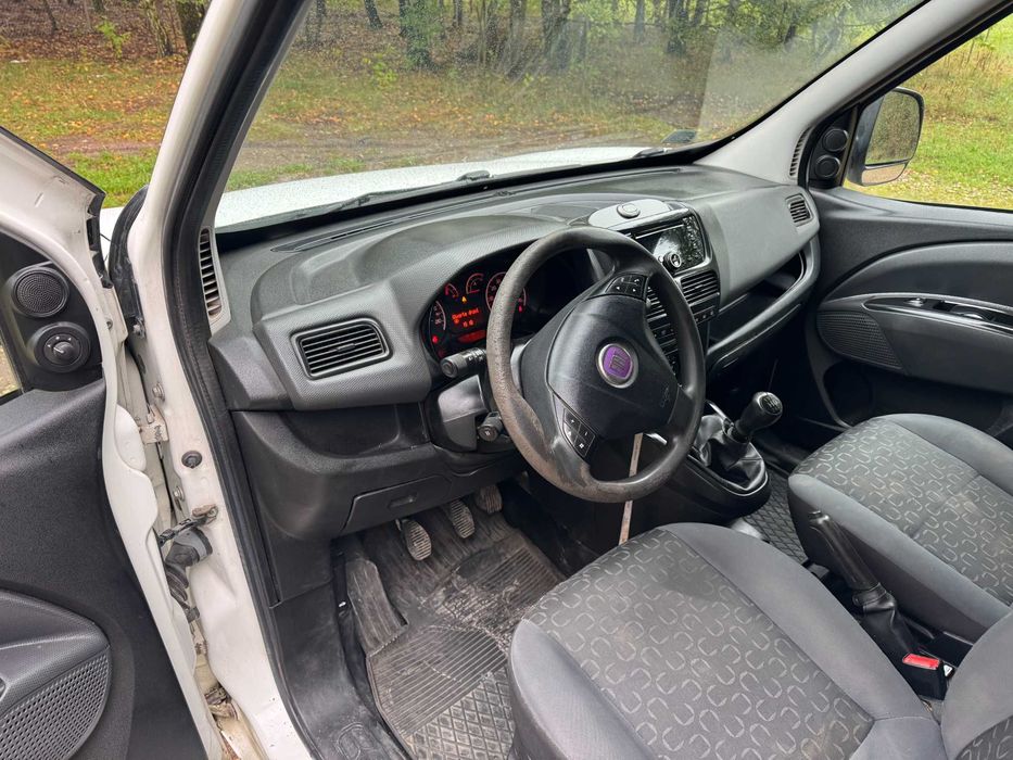 Sprzedam Fiata DOBLO Cargo Furgon 1,3  VAT - 1