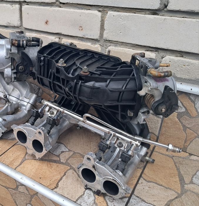 Впускний колектор ваз 2109 21099; 2110 2111 2112 2115 рампа форсунки