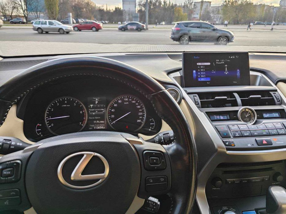 Продам Lexus NX 200t
