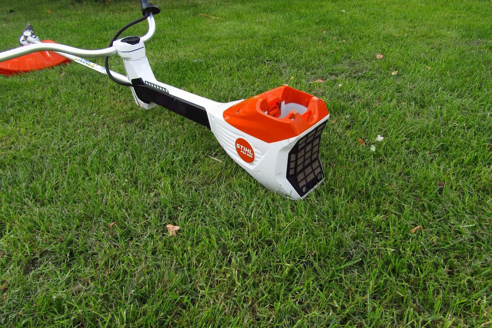 Podkaszarka akumulatorowa Stihl Fsa 200  super stan