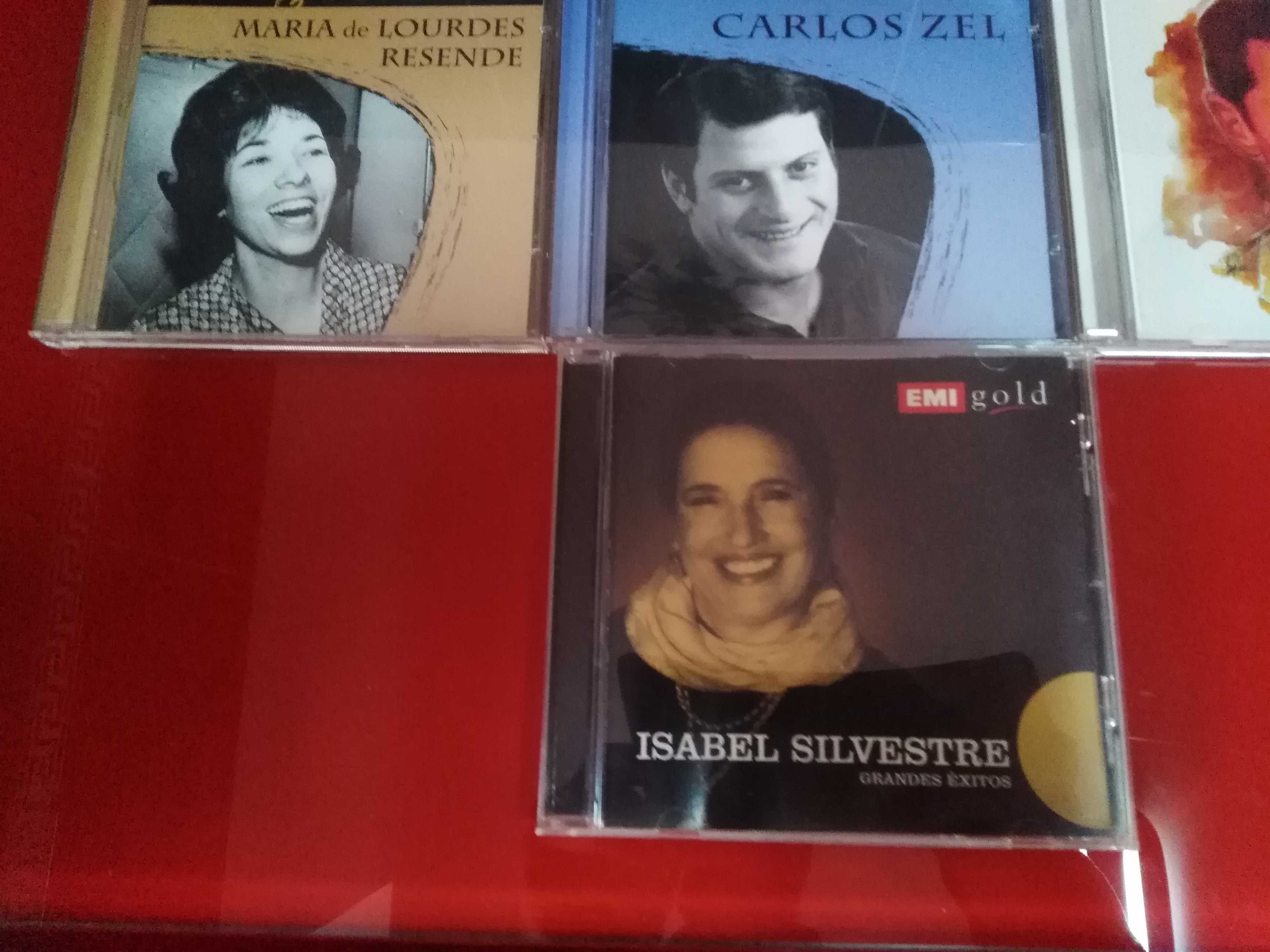 Conjunto de 12 CDS de Fado 1€ cada.