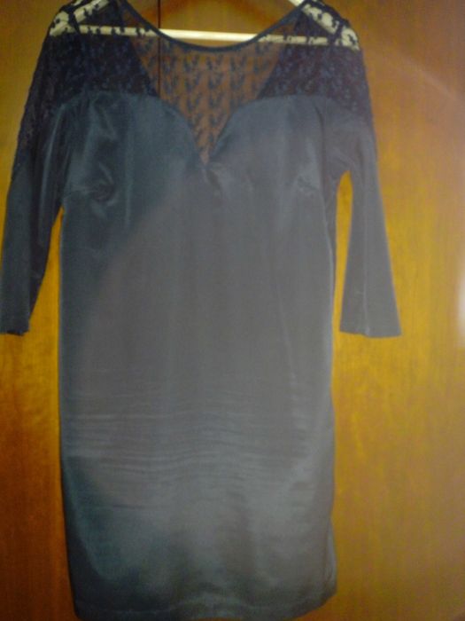 Dois vestidos pretos