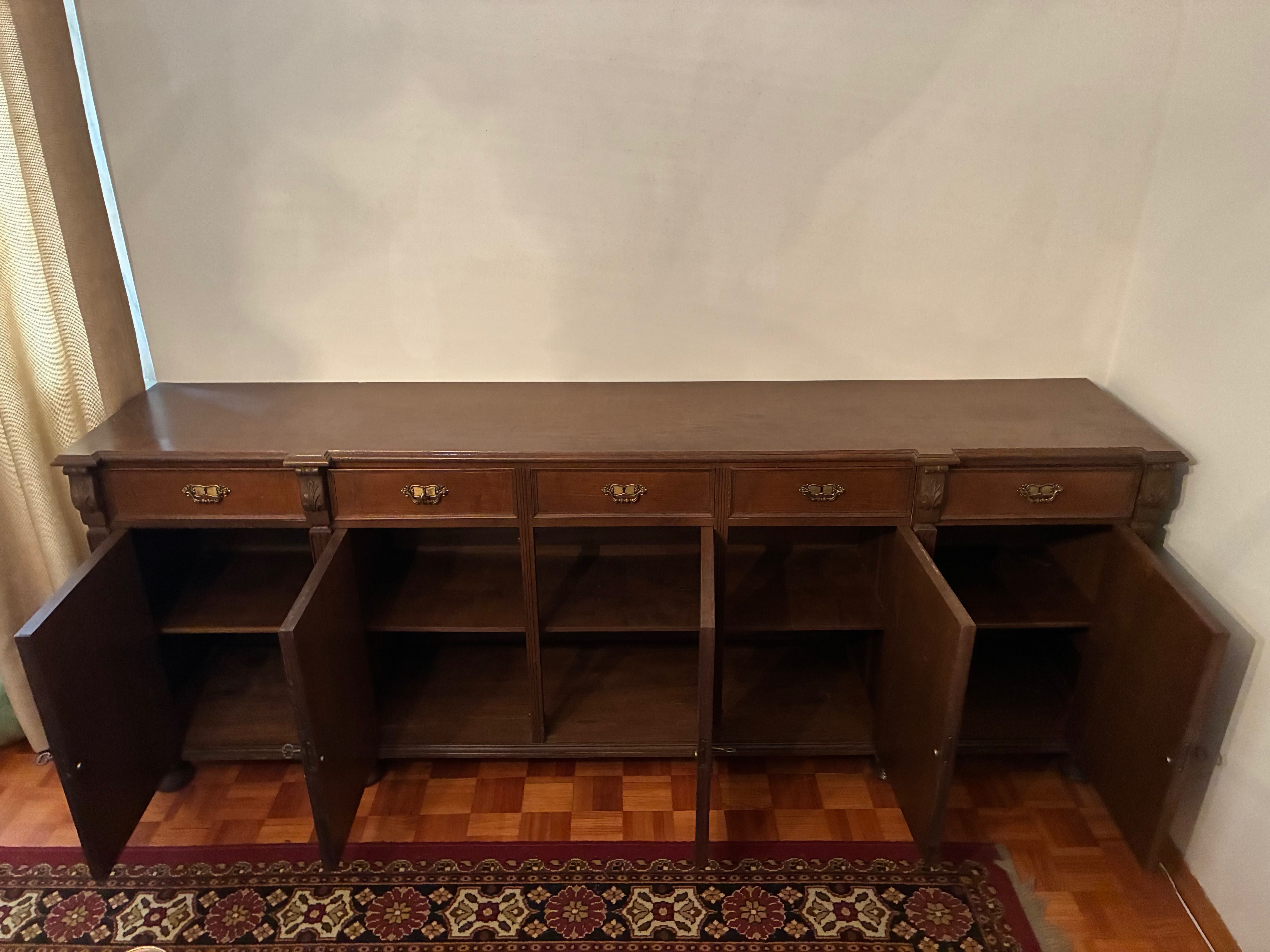 Mobilia para sala de jantar (mesa + cadeiras + aparadores)