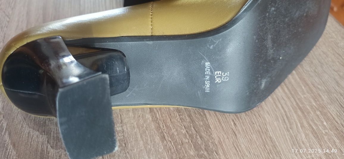 Туфлі жіночі шкіряні.