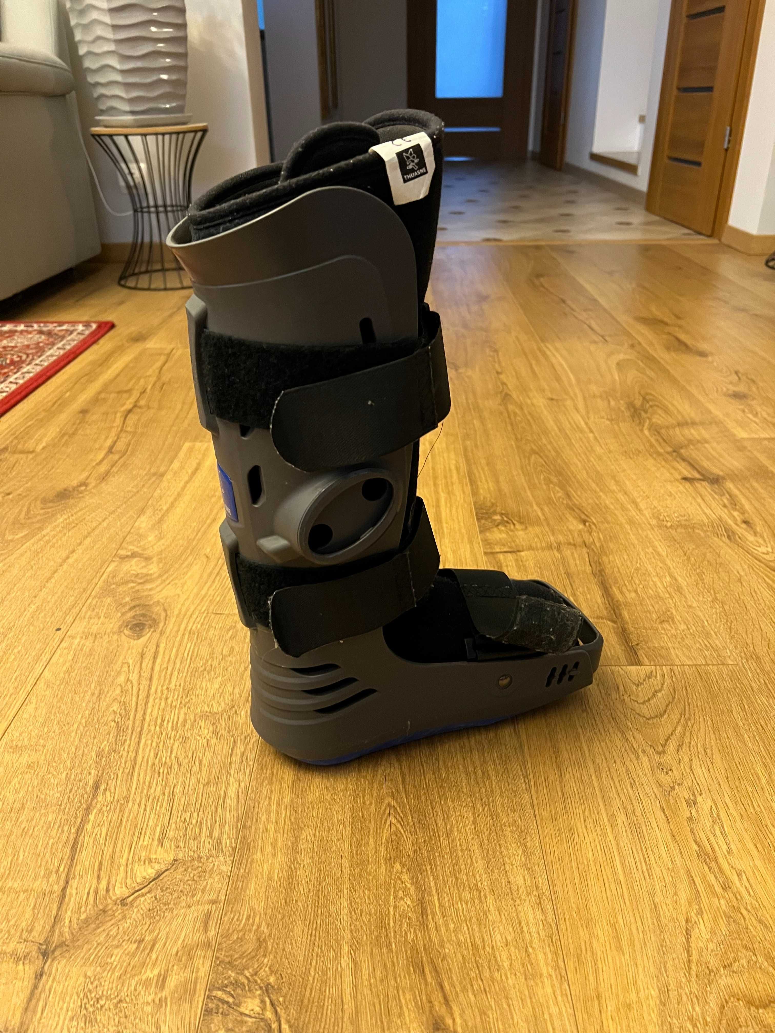 Orteza typu but "Walker boot" XLR8 THUASNE rozmiar M , bez pneumatyki