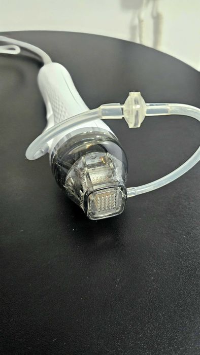 Radiofrekwencja Mikroigłowa RF Frakcyjny próżniowy + Zimny Młotek