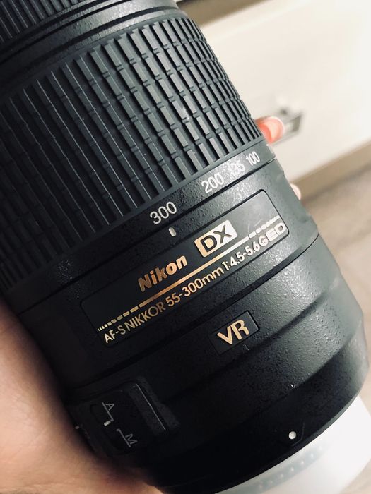 Объектив Nikon AF-S DX Nikkor 55-300mm f/4.5-5.6G ED VR