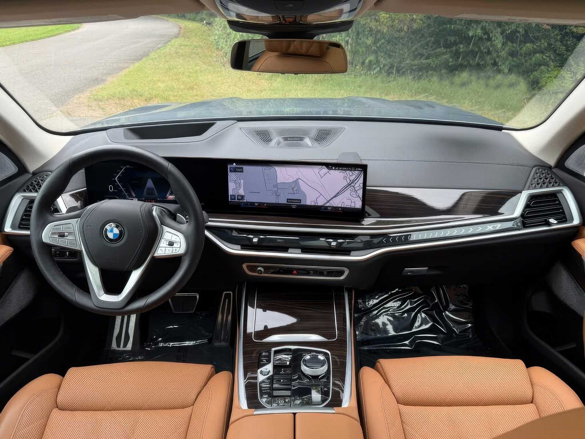 2023    BMW   X7