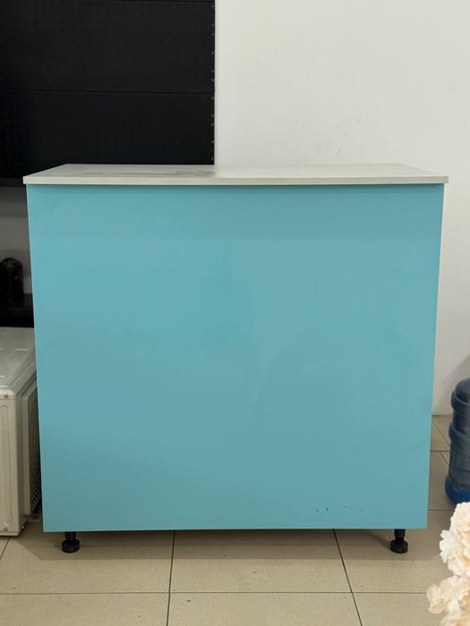 Стол для дома или офиса