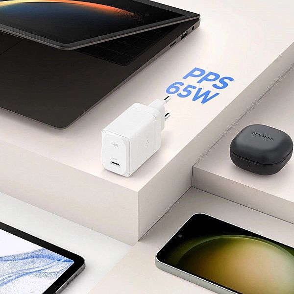 Spigen Arcstation Pro Gan-651/1-Port Network Charger 65W + Type-C Cabl