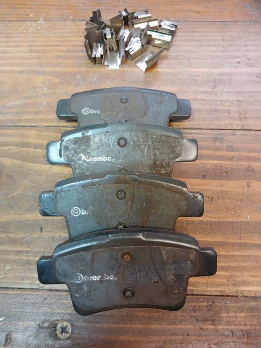 Продам тормозні колодки Сітроен С4 Пікасо