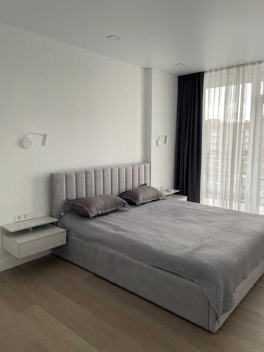 Оренда центр Коновальця