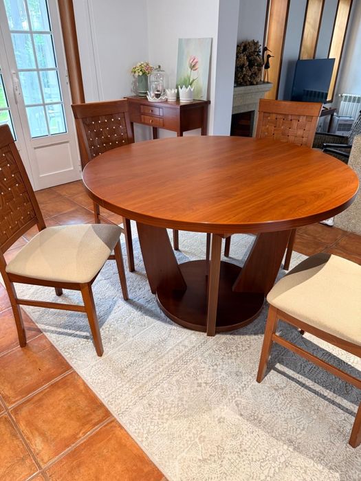 Conjunto mesa extensivel + 4 cadeiras