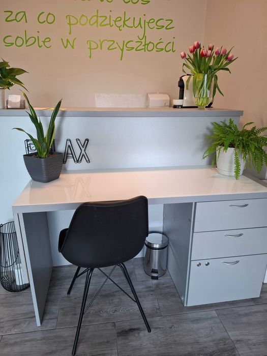 Wynajem stanowiska w salonie