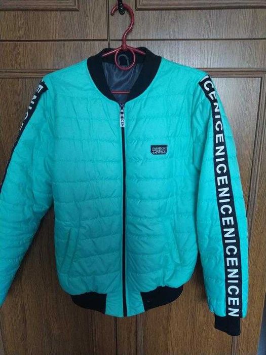 Весняна курточка бомбер