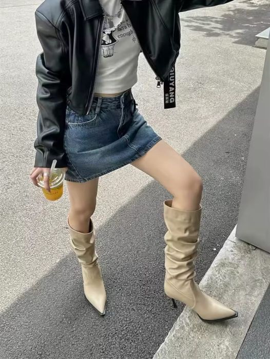 Продам нові модні сапожки чоботи 37-37.5 бежевого кольору