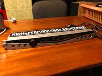 Behringer Racktuner