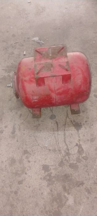 Zbiornik do hydroforu 28 litrów z plaszczem
Hydrofor – częste włączani