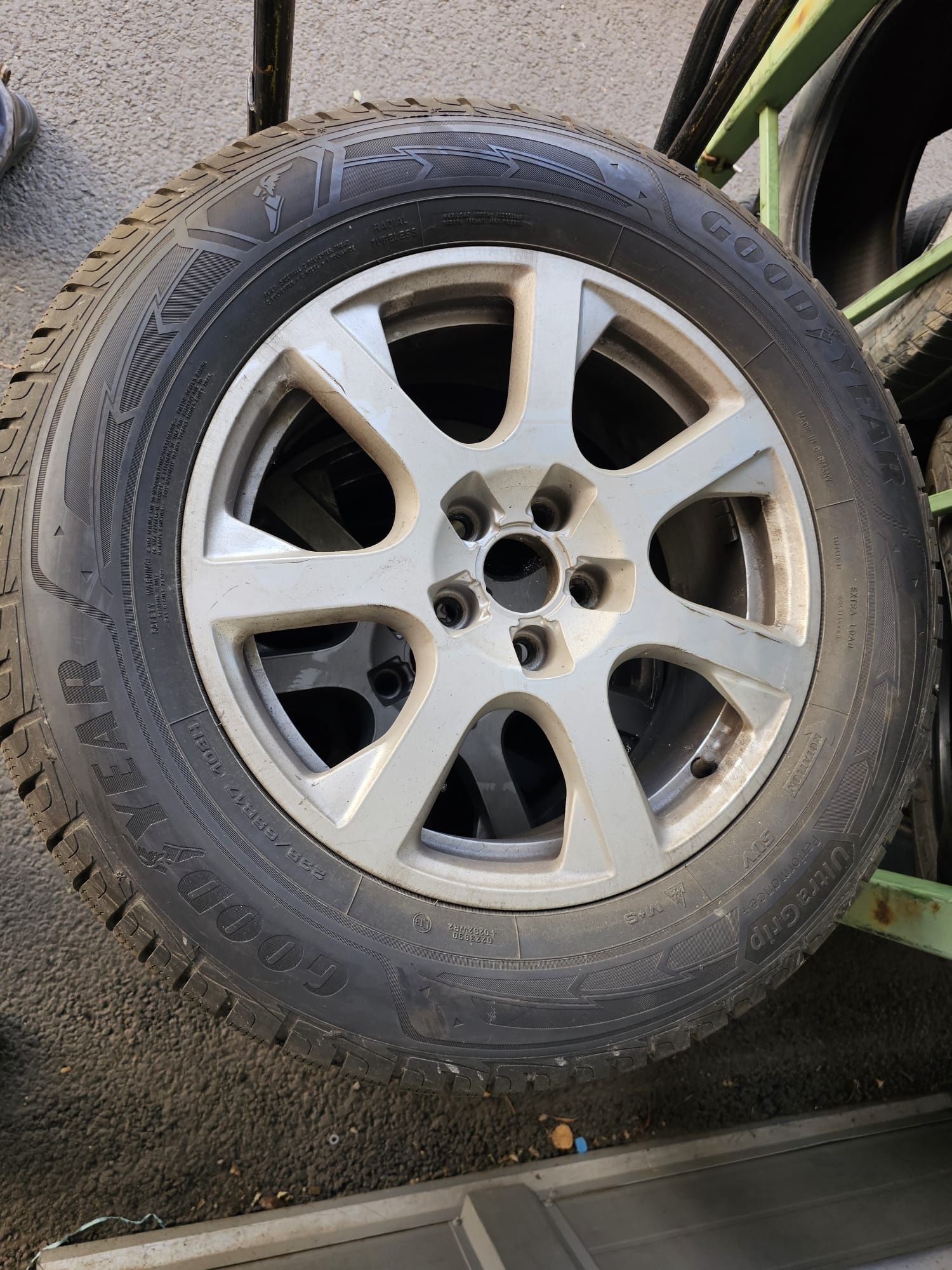 4x Alufelgi  koła opony Goodyear zimowe Audi Q3 Q5  5x112 235/65/17
