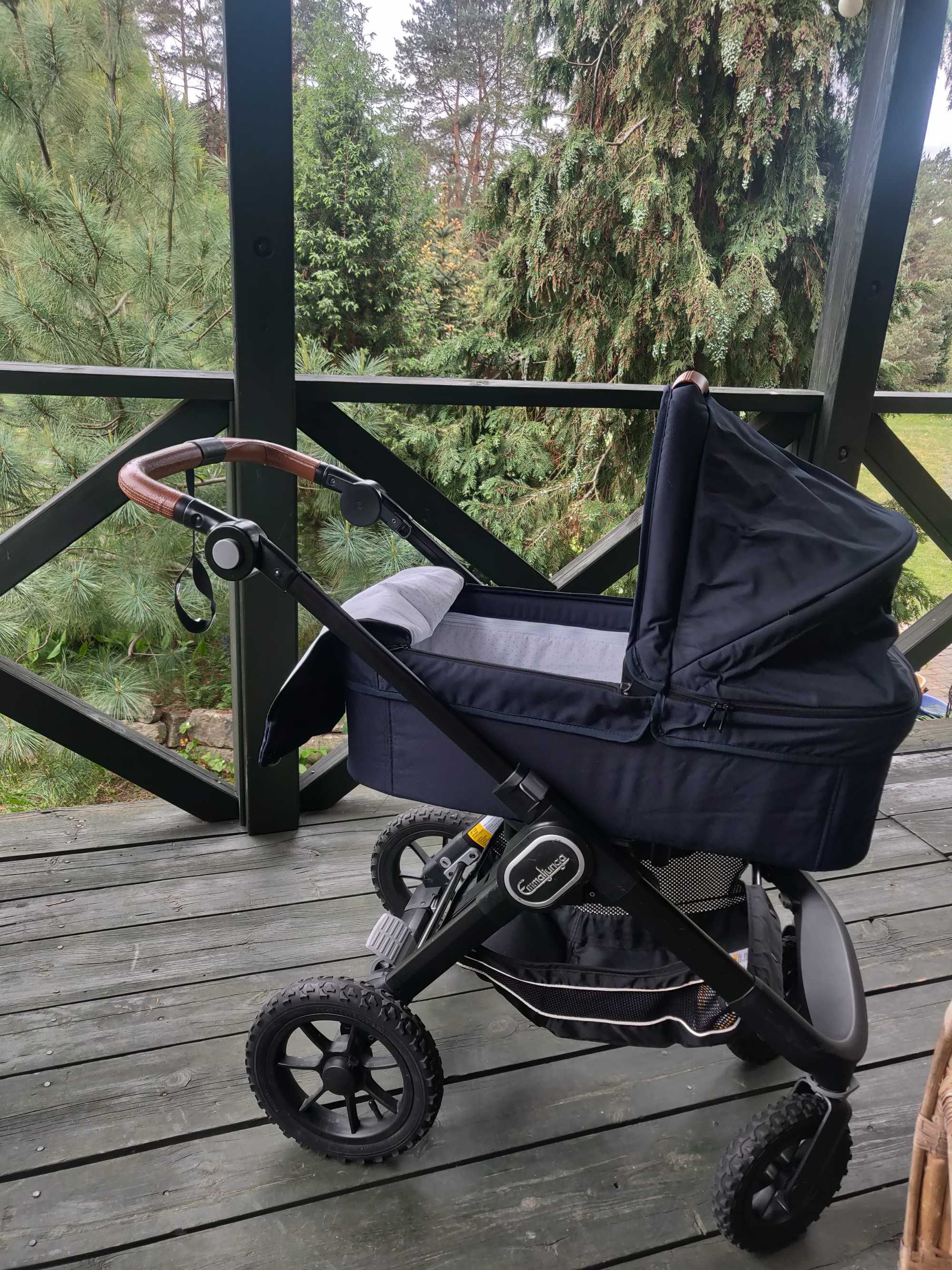 Wózek Emmaljunga NXT90 plus pierwszy fotelik maxi Cosi i adaptery