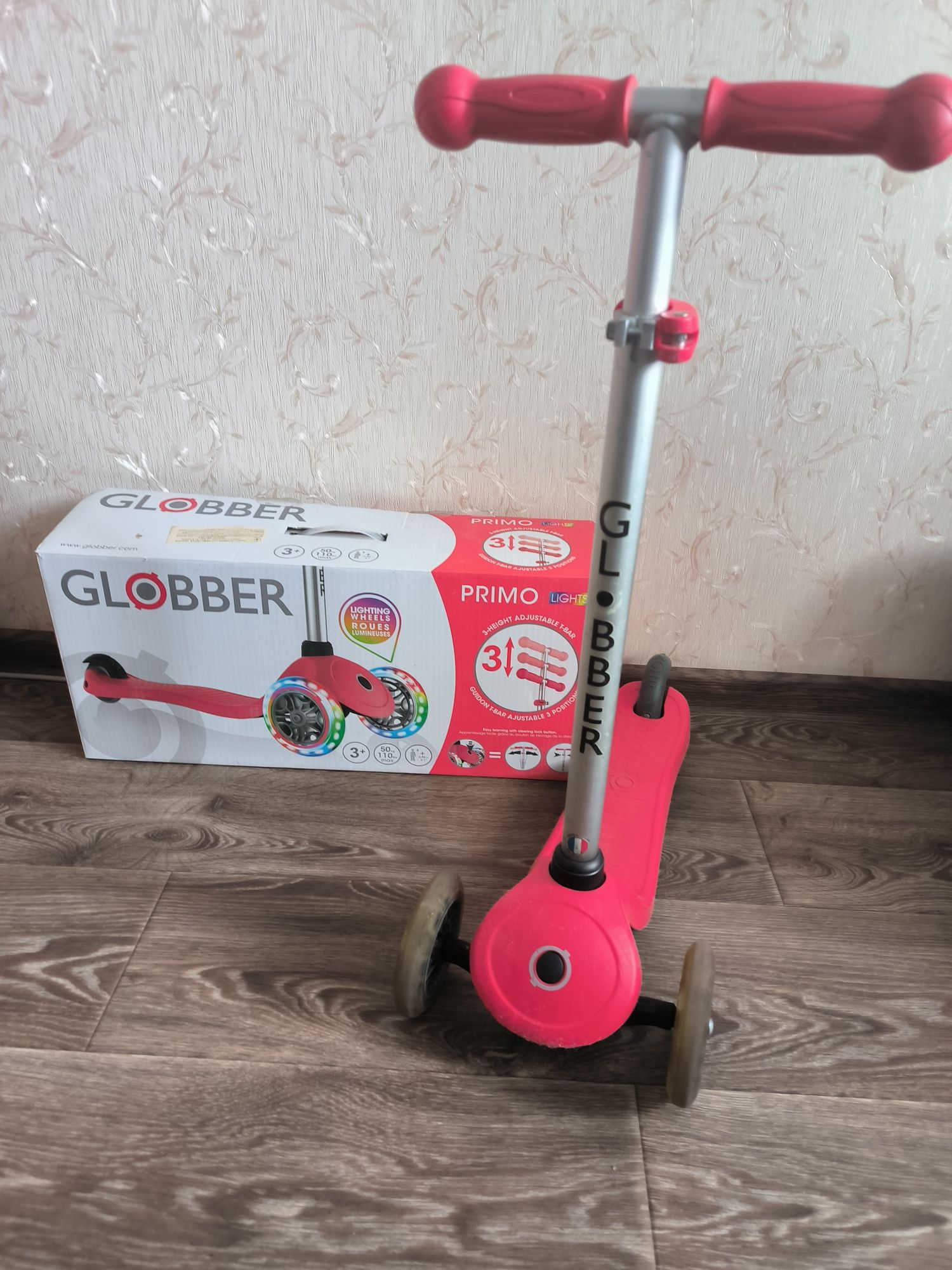 Самокат Globber primo lights ( відмінний стан)