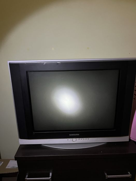 старий телевізор Samsung робочий
