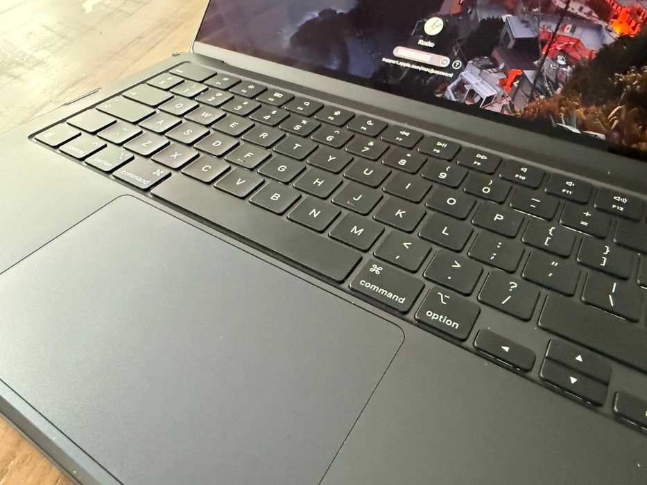 Laptop APPLE MacBook Air 13 M2/16GB/256GB SSD/8CS Północ + dodatki