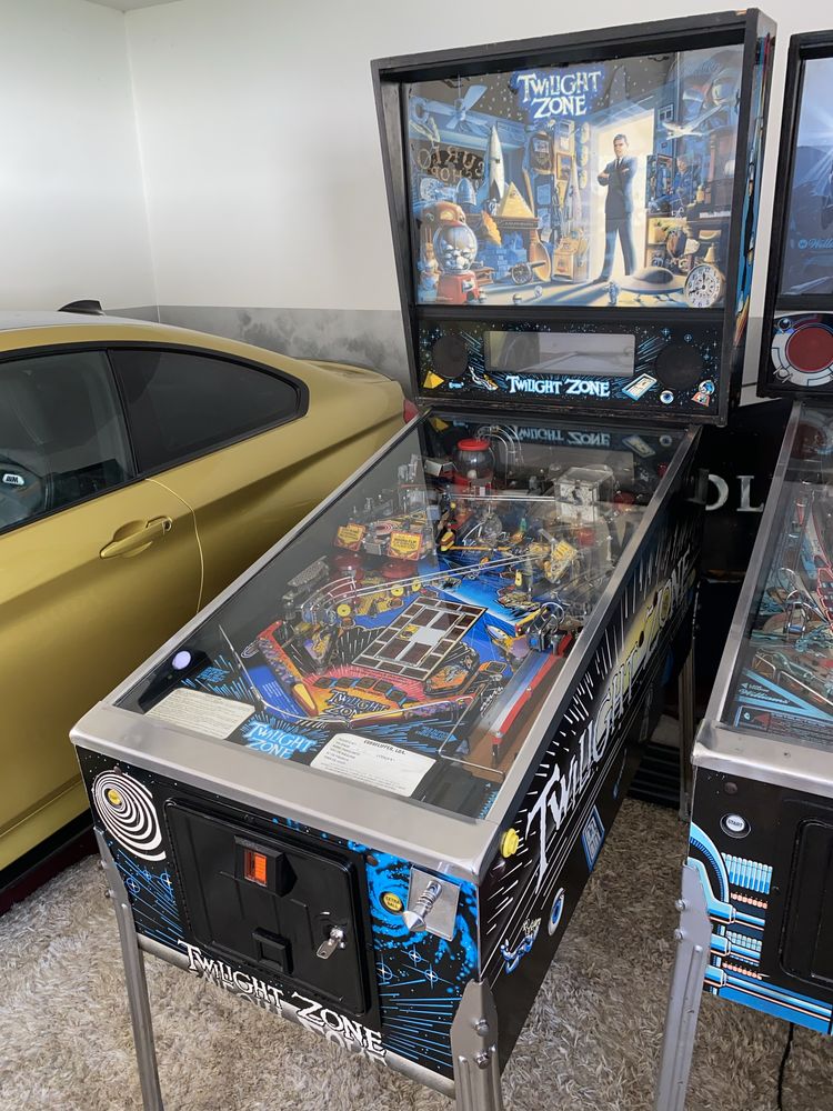 Twilight Zone Bally Pinball Flipper