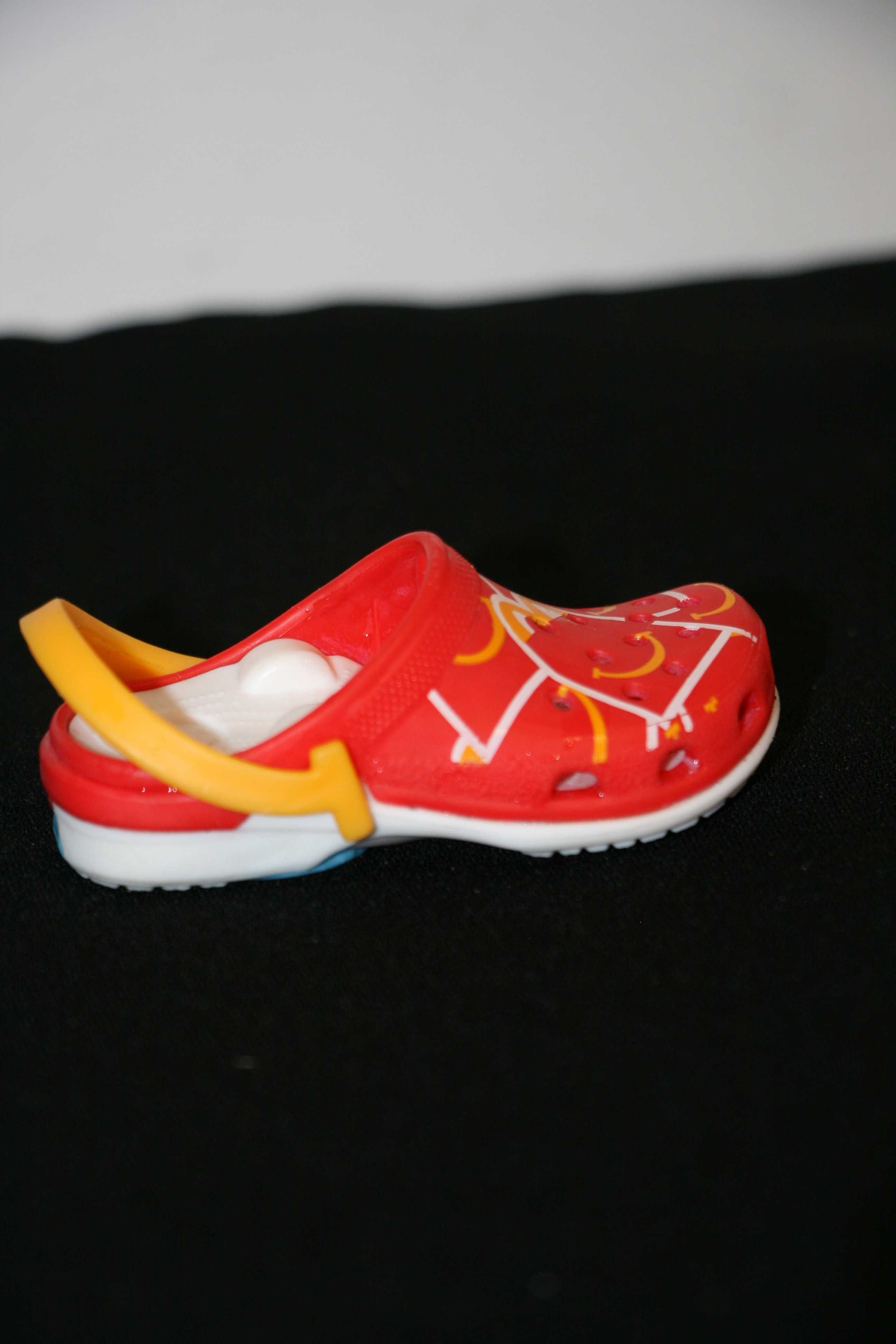 Crocs McDonald´s 2024