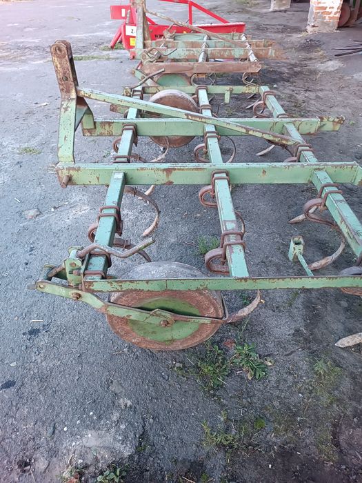 Продам польський плуг 3-30,3-35,грабалка,