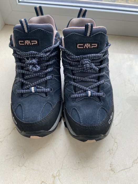 Кросівки, ботинки 37