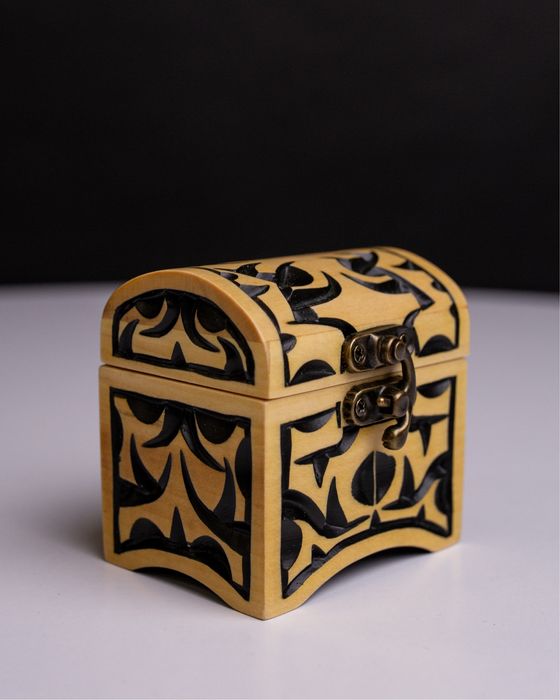 Шкатулка деревянная